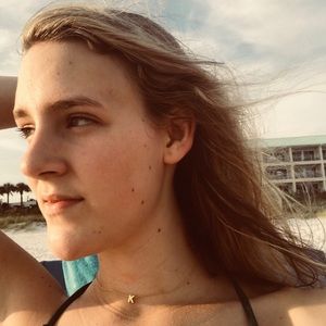 Meet your Posher, Katelyn